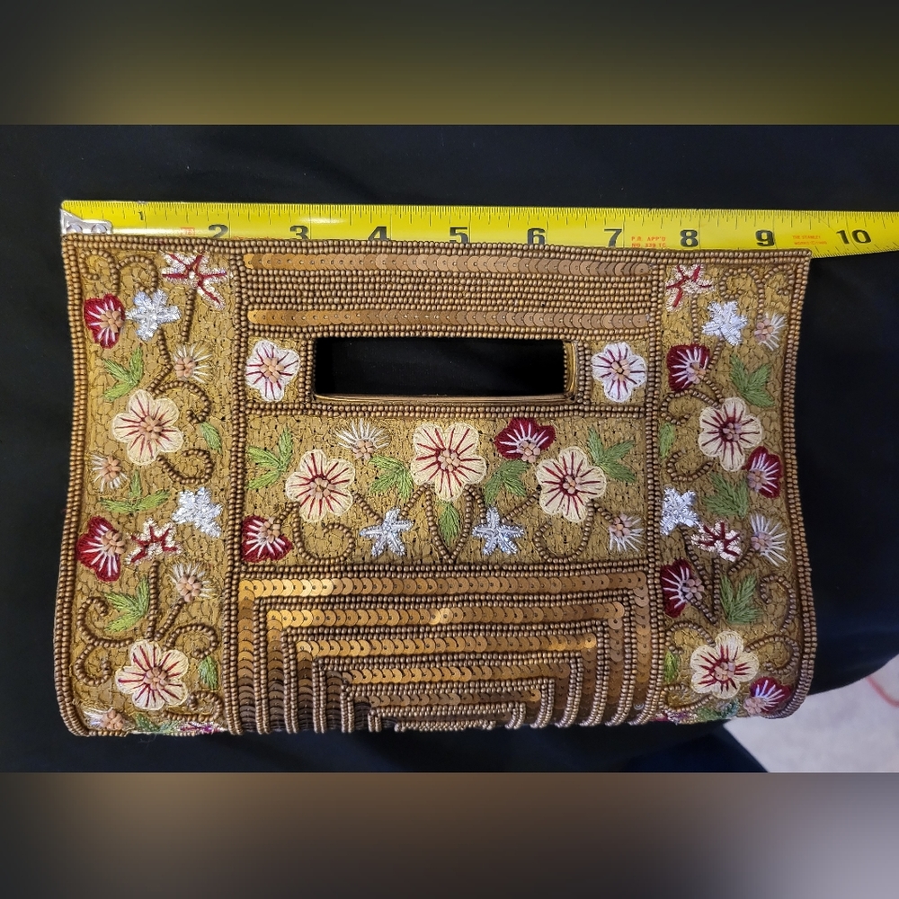 Vintage Gold Floral Embroidered Embell Clutch - Picture 4 of 5